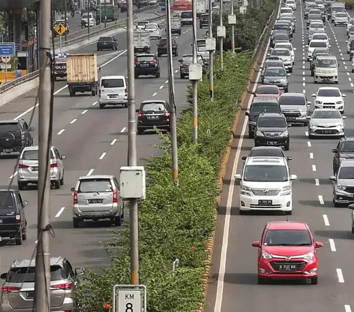 Pemprov DKI Jakarta meniadakan ganjil-genap (gage) pada Kamis (28/9) hari ini karena sehubungan dengan peringatan Maulid Nabi Muhammad SAW 1445 H.<br>