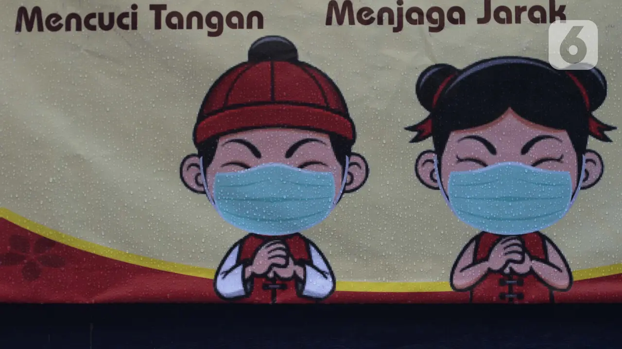 Penjualan Pernak Pernik Imlek di Kawasan Petak Sembilan