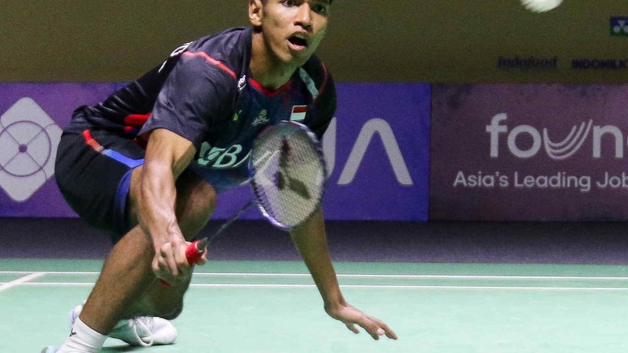 Pebulutangkis tunggal putra Indonesia, Chico Aura Dwi Wardoyo menghadapi wakil Thailand, Kantaphon Wangcharoen dalam babak 32 besar Indonesia Open 2024 di Istora Senayan, Jakarta, Selasa (4/6/2024). Perjuangan Chico di ajang Indonesia Open 2024 harus kand