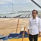 Presiden Joko Widodo atau Jokowi mengatakan pemerintah merencanakan ekspor mobil di Pelabuhan Patimban, Jawa Barat sebanyak 160.000 unit pada 2022. ( Foto: Fotografer Pribadi Presiden, Agus Suparto)