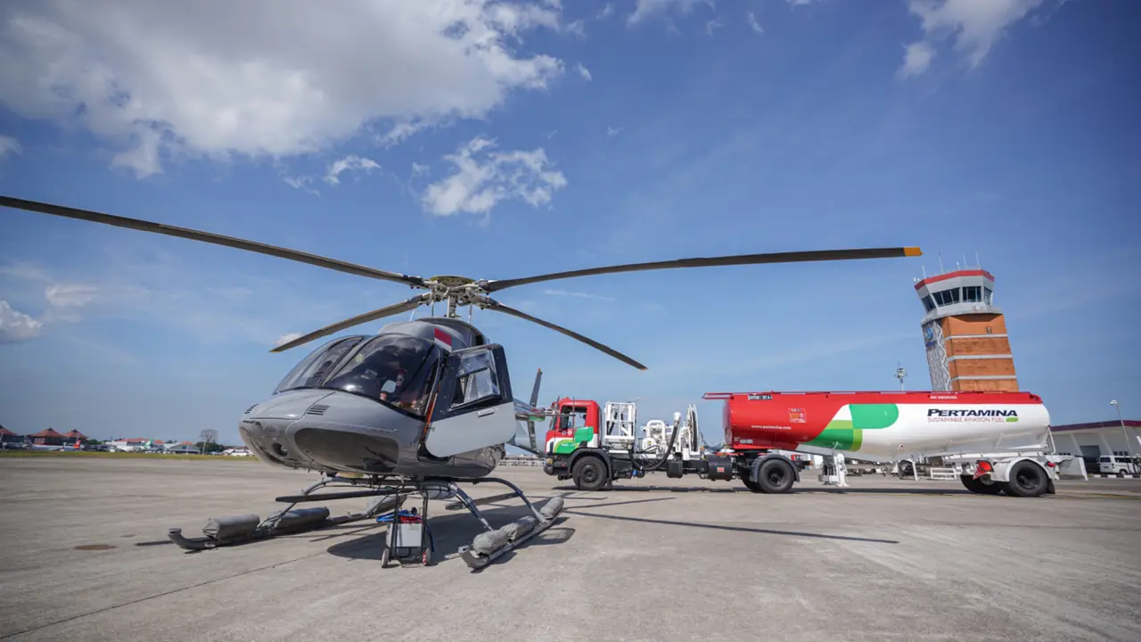 Helikopter Bell 407 menjadi yang pertama di Indonesia sebagai helikopter yang menggunakan Sustainable Aviation Fuel (SAF).