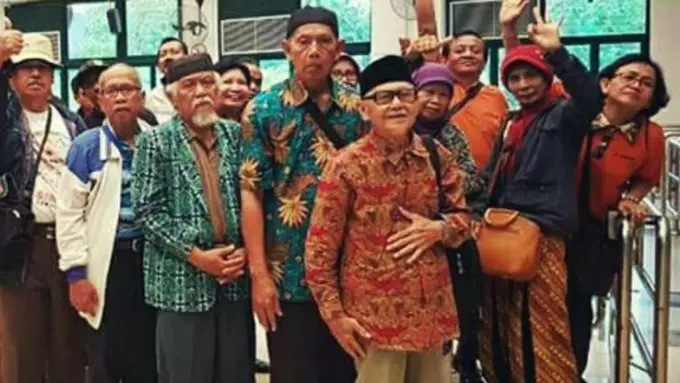 [Bintang] 5 Fakta Fredy Candra, Pria yang Ajak Semua Gurunya ke Singapura