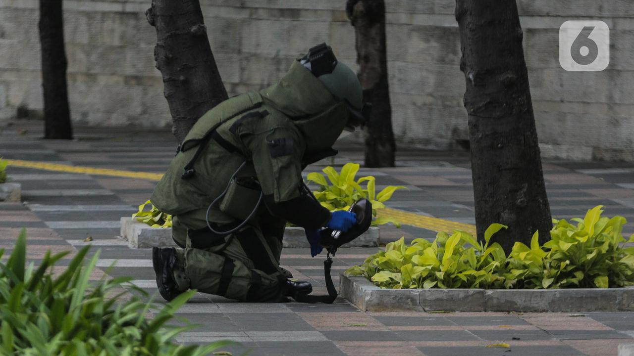 FOTO: Tas Mencurigakan Ditemukan di Bundaran HI
