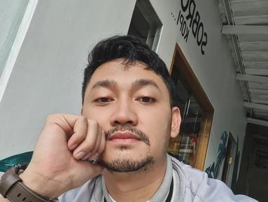Sejak bercerai dari Dewi Perssik, Angga Wijaya cukup sering mengunggah fotonya yang sedang sendirian. (FOTO: instagram.com/anggawijaya88)