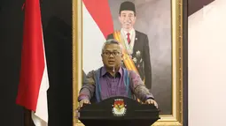 Ketua KPU RI Arief Budiman memberi sambutan saat Penyampaian Rancangan Teknokratik RPJM 2020-2025 di Gedung KPU, Jakarta, Selasa (25/9). Arief meminta capres-cawapres membuat visi dan misi berdasarkan RPJMN. (Liputan6.com/Herman Zakharia)