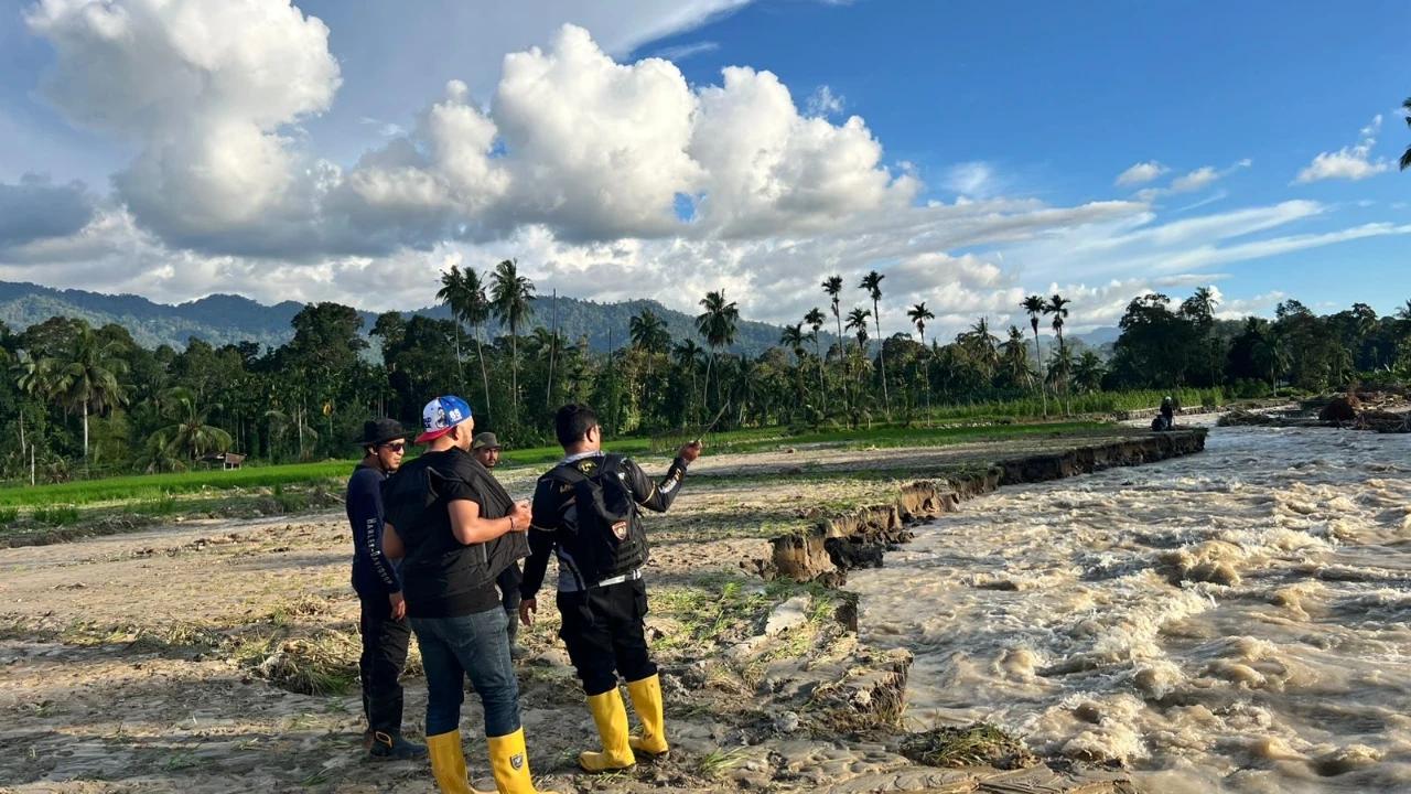 Ipda Angga Mufajar Dilaporkan Hilang Terseret Arus Banjir Sumbar