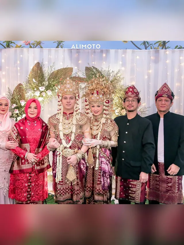 7 Momen Kompak Dinda Hauw dan Rey Mbayang dalam Pernikahan Sang Kakak