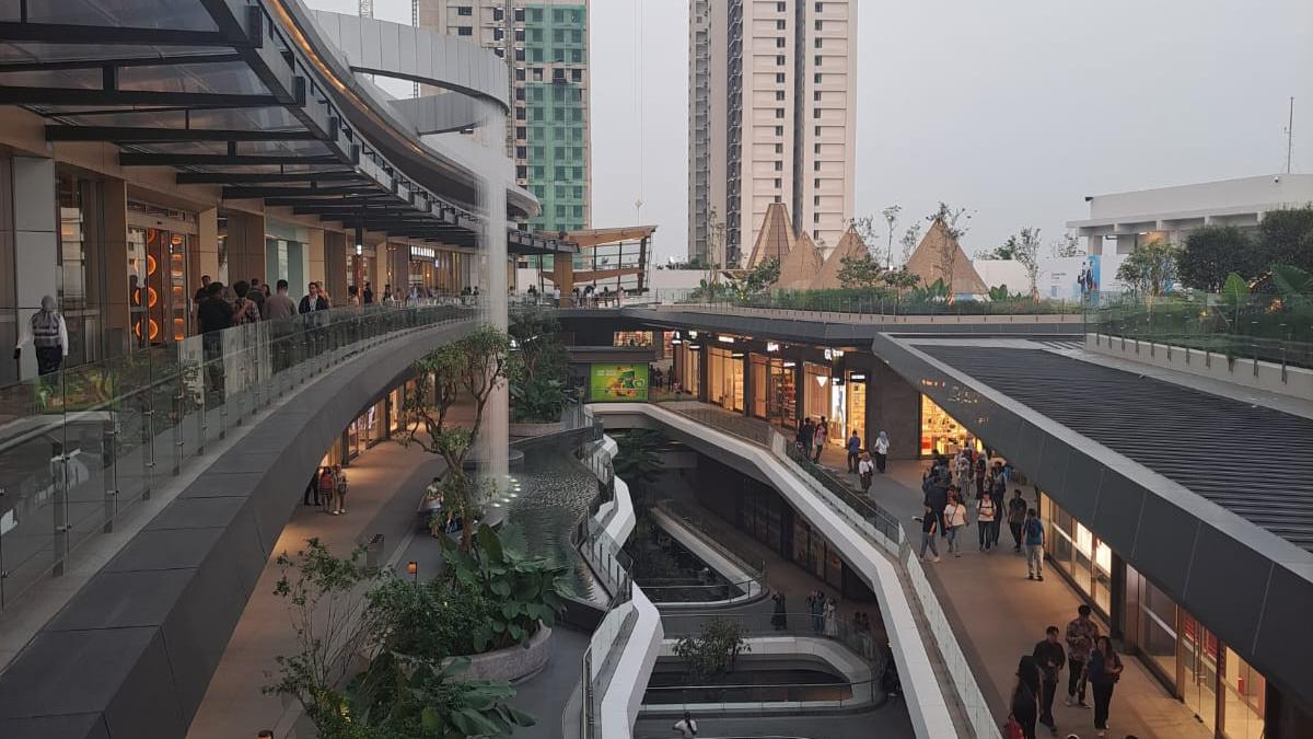 Wisata Belanja Merek Fesyen Premium di JPO Tangerang, Didiskon sampai 80 Persen