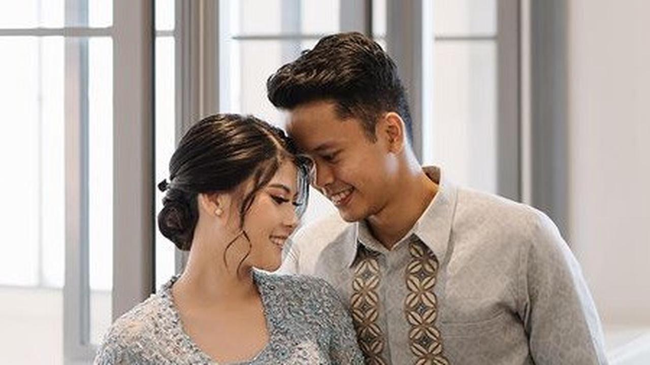 Hubungan asmara antara Anthony dan Mitzi sudah terjalin sejak tahun 2014. Keduanya sudah melakukan sesi lamaran pertengahan tahun 2023 dan baru resmi menggelar lamaran kemarin Sabtu (3/1).