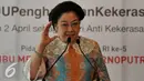 Presiden ke-5 Megawati Soekarnoputri berpidato dalam acara Diskusi "Indonesia Melawan Kekerasan Seksual", Jakarta, Kamis (12/5). Dalam Pidatonya Megawati mendukung pengesahan UU Penghapusan Kekerasan Seksual. (Liputan6.com/Johan Tallo)