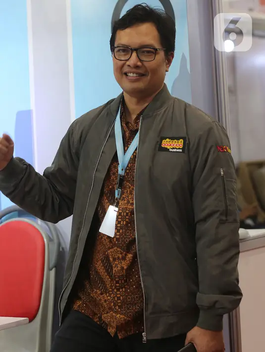 Chief Business Officer Indosat Ooredoo Bayu Hanantasena saat foto di sela-sela pengenalan layanan NEXTfleet Indosat di GIICOMVEC Jakarta, Kamis (5/2/2020). NEXTfleet Indosat mendukung implementasi revolusi industry 4.0 di sektor transportasi, logistik, dan distribusi. (Liputan6.com/Fery Pradolo)