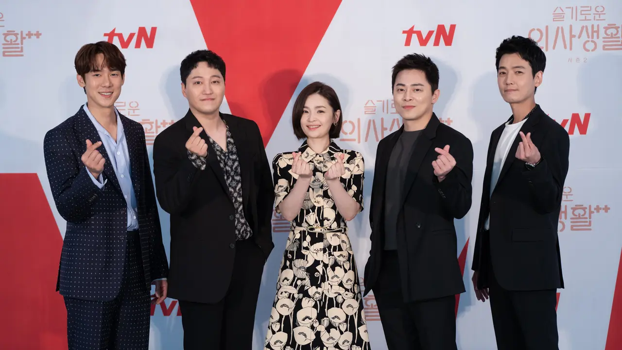 Serial drama Korea Hospital Playlist season 2