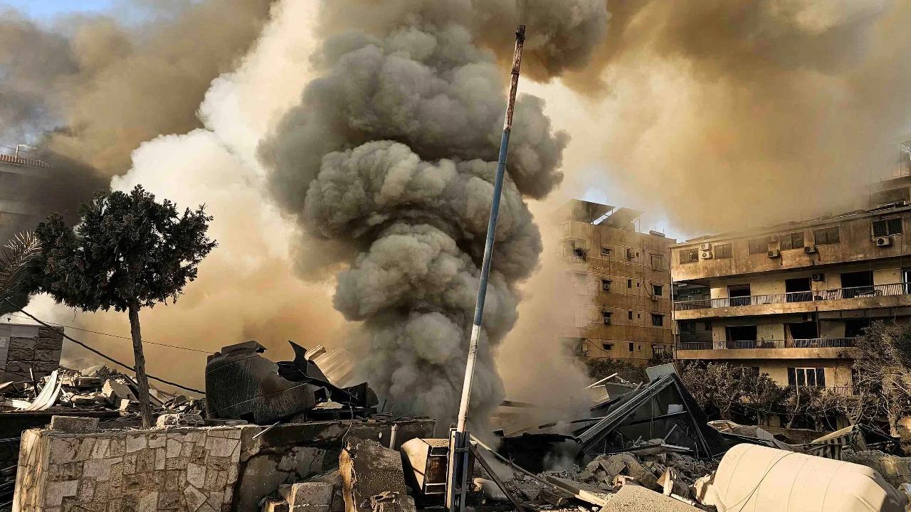FOTO: Serangan Udara Israel Kembali Guncang Beirut Selatan
