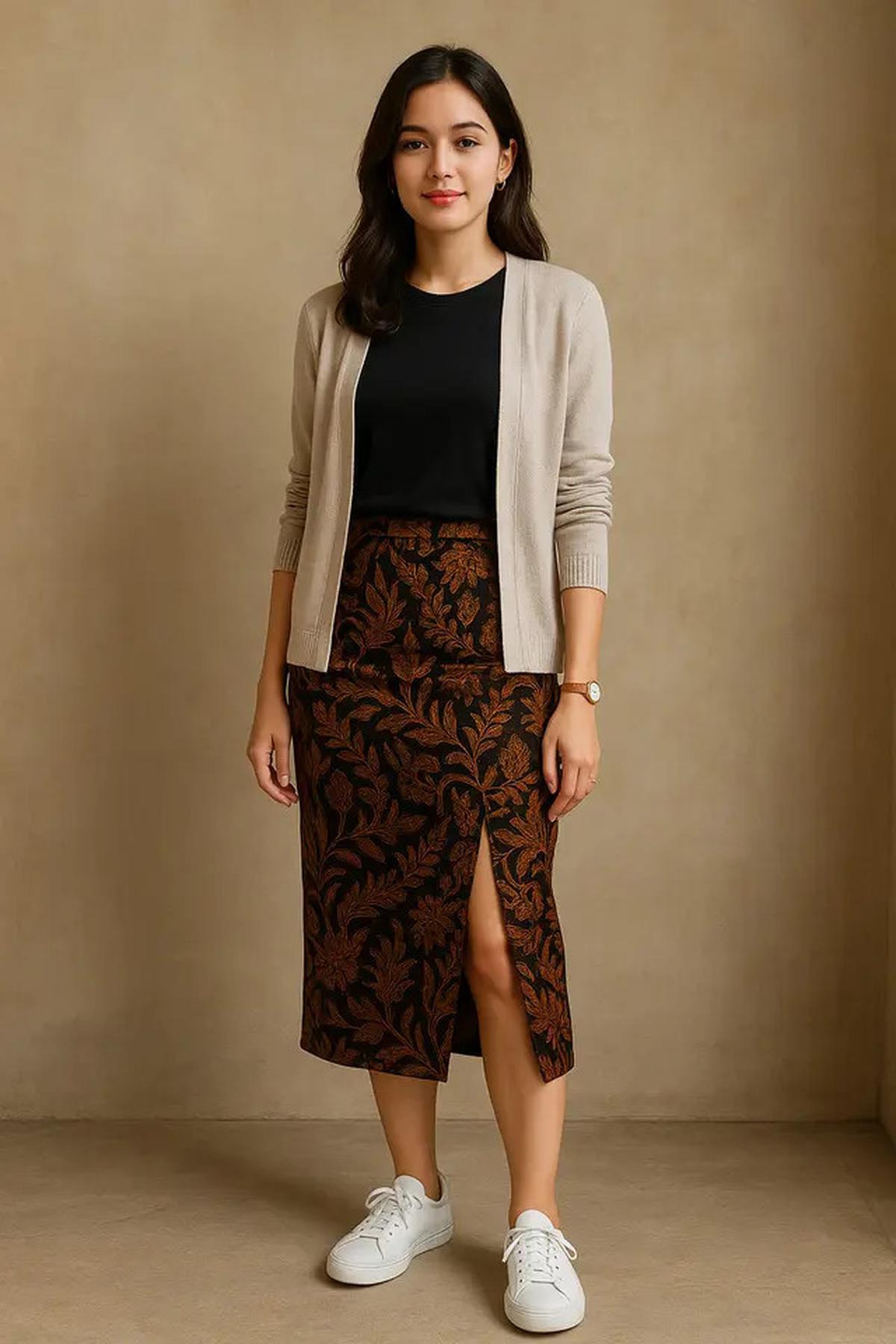 Rok Span Batik Belah Samping Cocok dengan Baju Apa? Ini 8 Gaya yang Harus Dicoba