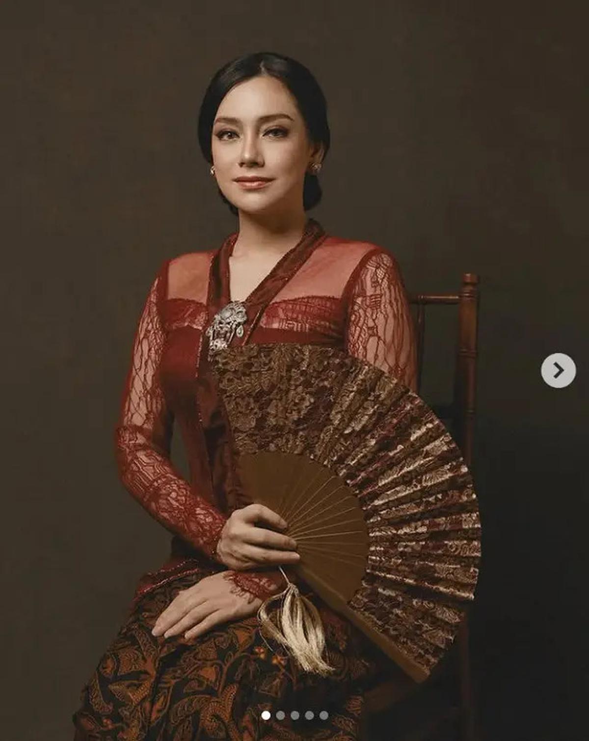 8 Artis Rayakan Hari Kartini 2025 dengan Kebaya, Dian Sastro hingga Dewi Perssik