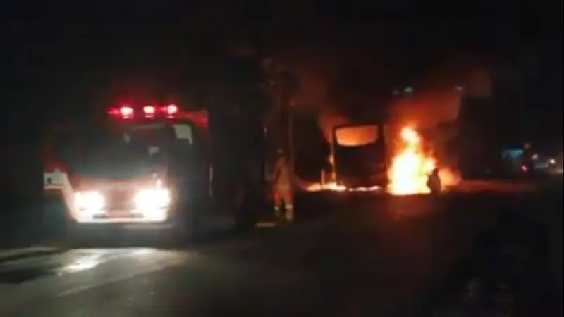 Bus Budiman terbakar di Kebumen, Jawa Tengah. (Foto: Liputan6.com/Istimewa/Muhamad Ridlo)