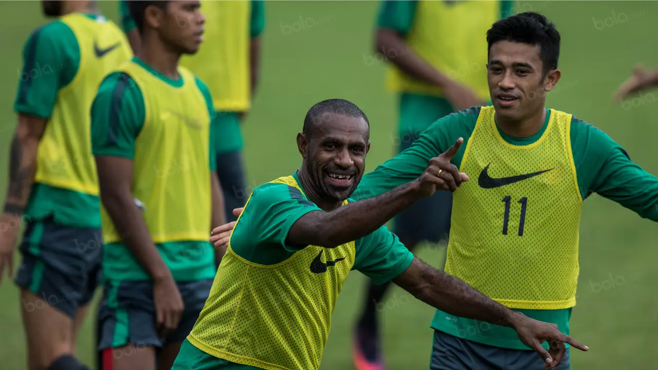 Canda Tawa Warnai Latihan Timnas Indonesia