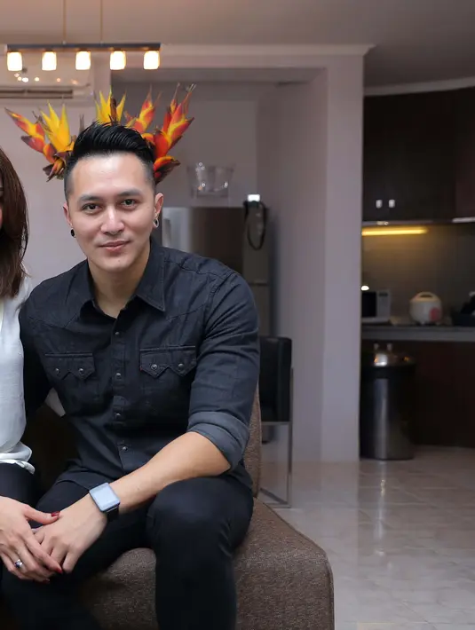 "Tahun lalu kan pengen banget malah akhirnya nggak sesuai harapan. Sekarang lebih pasrah, ikhlas, kalo dikasih yaudah kalo nggak ya berarti belum dikasih izin sama Allah," tutur Demian suami Sara Wijayanto. (Andy Masela/Bintang.com)