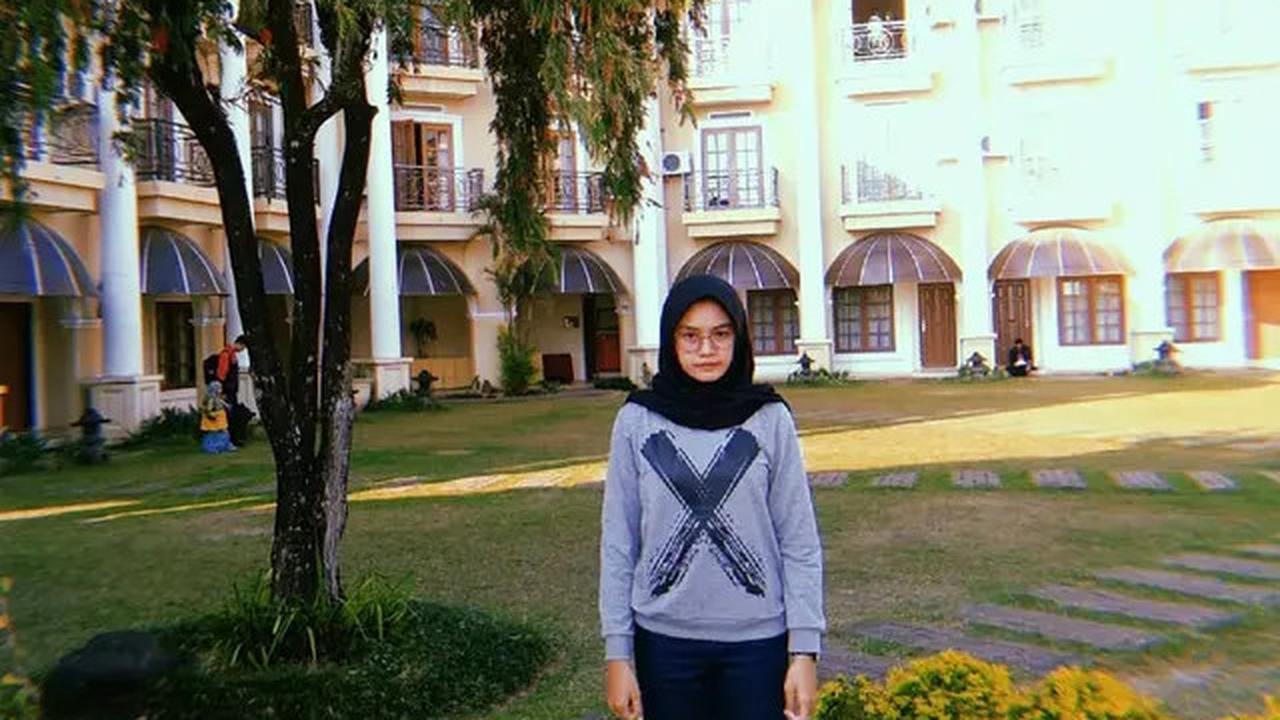 6 Potret Masa Remaja Salma Salsabil, Menikah di Usia 22 Tahun Tuai Pro Kontra