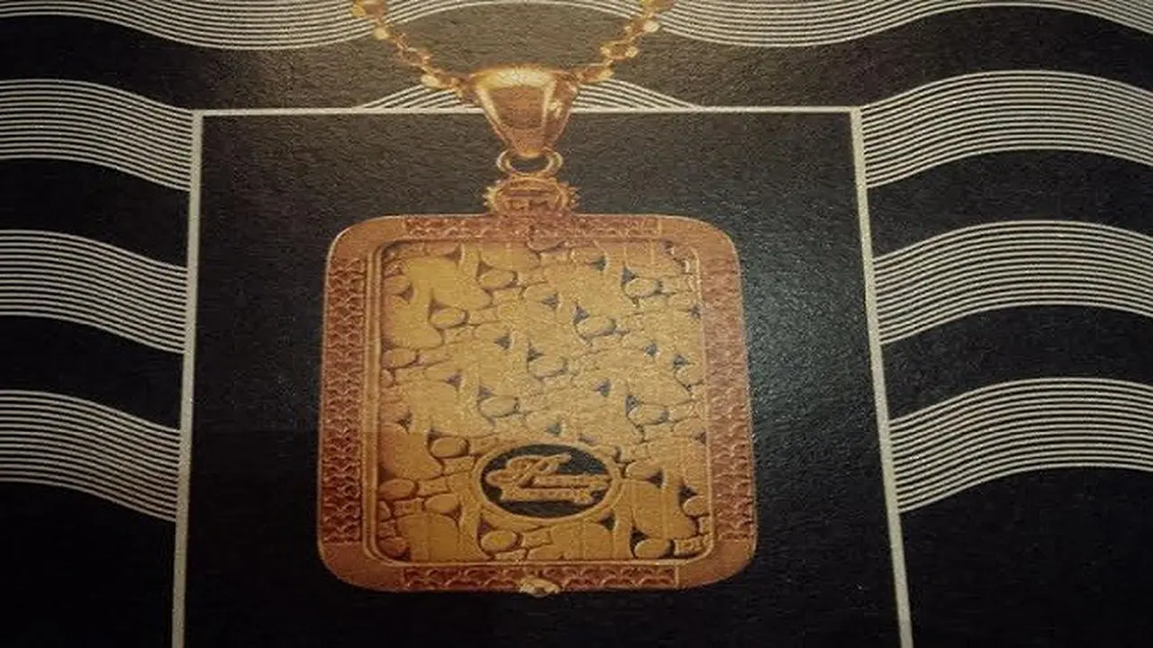 PT Aneka Tambang Tbk meluncurkan empat produk perhiasan berbentuk kalung dan bezel dengan brand LM.