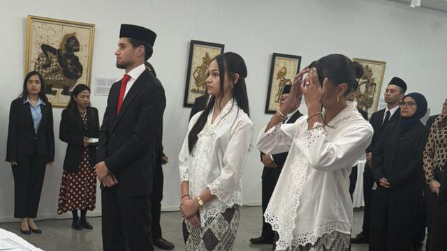Foto: Suasana Khidmat saat Kevin Diks Diambil Sumpah Menjadi WNI, Siap Bela Timnas Indonesia