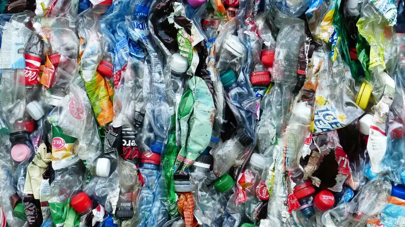 Ilustrasi limbah plastik