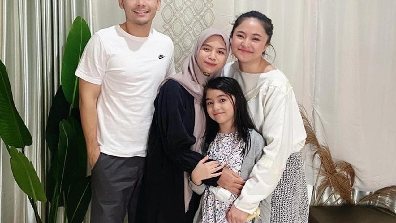 Meski Bercerai, Deretan Artis Ini Tetap Kompak Demi Anak