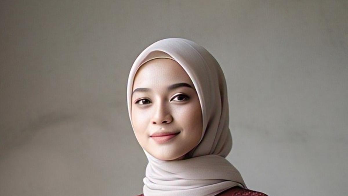 7 Rekomendasi Warna Jilbab 2025 yang Cocok Dipadukan dengan Gamis Burgundy, Tampil Anggun dan Menawan