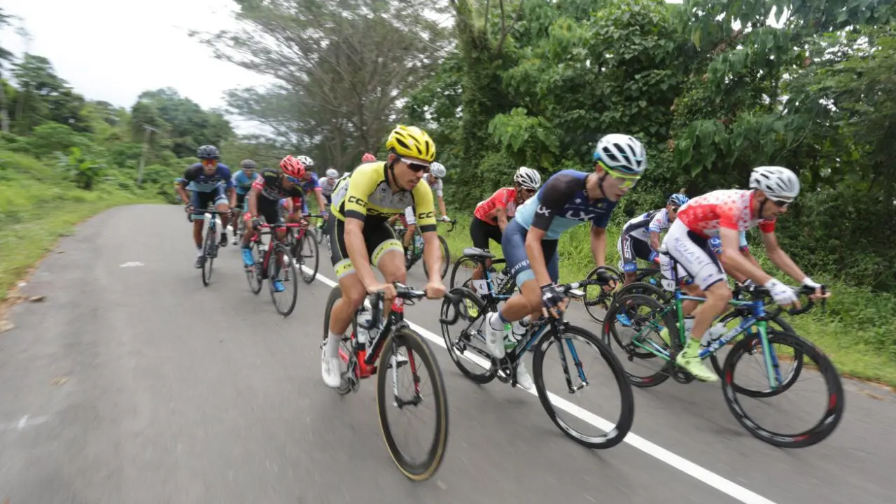 Tour de Molucca