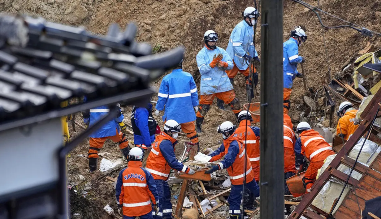 Hingga Sabtu (6/1/2024) pagi, sekitar 211 orang masih dinyatakan hilang di area tersebut. Angka ini berkurang dibandingkan 222 korban hilang yang dilaporkan sebelumnya. (Kyodo News via AP)