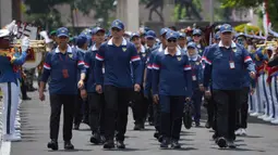 Menteri Kabinet Merah Putih akan kembali ke Jakarta usai mengikuti retreat di Akademi Militer, Kota Magelang, Jawa Tengah. (AP Photo/Achmad Ibrahim)