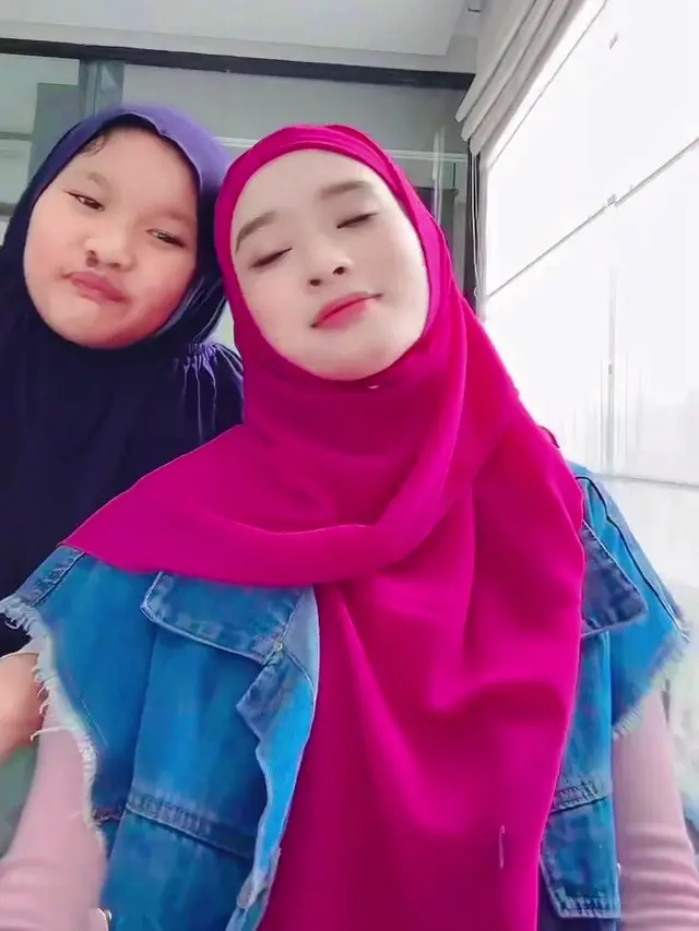[Fimela] Inara Rusli dan Starla