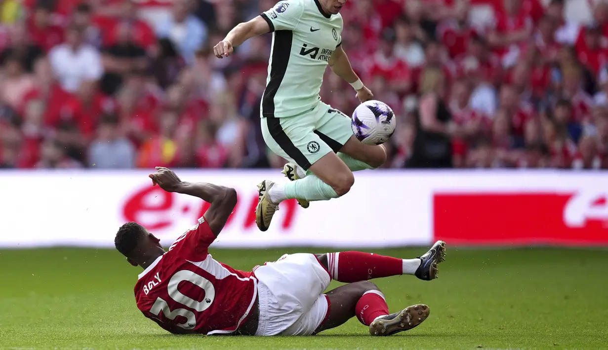 <p>Sedangkan Nottingham Forest sempat membalas lewat Willy Boly dan Callum Hudson-Odoi. (Martin Rickett/PA via AP)</p>