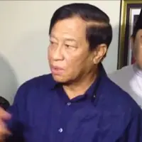 Agum Gumelar dan istri, Linda Gumelar saat melayat ke rumah Tukul Arwana (Bintang Pictures)