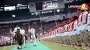 Sebelum melakukan orasi politik dalam kampanye Partai Gerindra di Stadion GBK Jakarta Ketua Dewan Pembina Partai Gerindra Prabowo Subianto melaksanakan inspeksi para satgas (Liputan6.com/Helmi Fithriansyah)