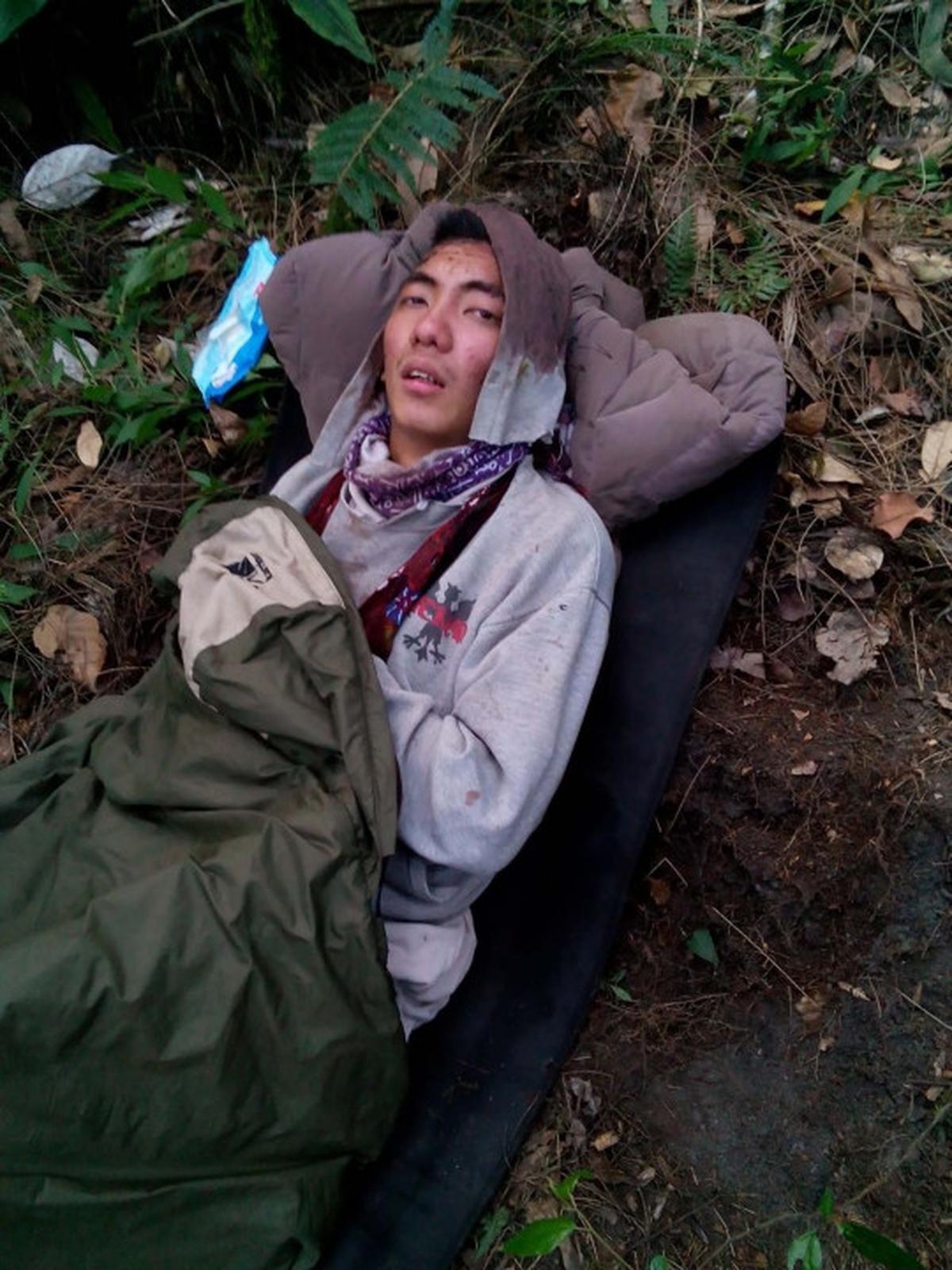 Evakuasi dramatis pendaki yang tersesat di Gunung Semeru