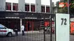 Kantor Majalah Berita (MBM) Tempo Selasa (6/7) dinihari dilempar 3 buah bom molotov, oleh orang tak dikenal. 