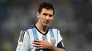 10. Lionel Messi - Hanya Messi yang paling pantas menyandang julukan The Next Maradona. Meski belum pernah membawa Argentina juara dunia namun Messi sempat lima kali meraih gelar pemain terbaik di dunia. (AFP/Pedro Ugarte)