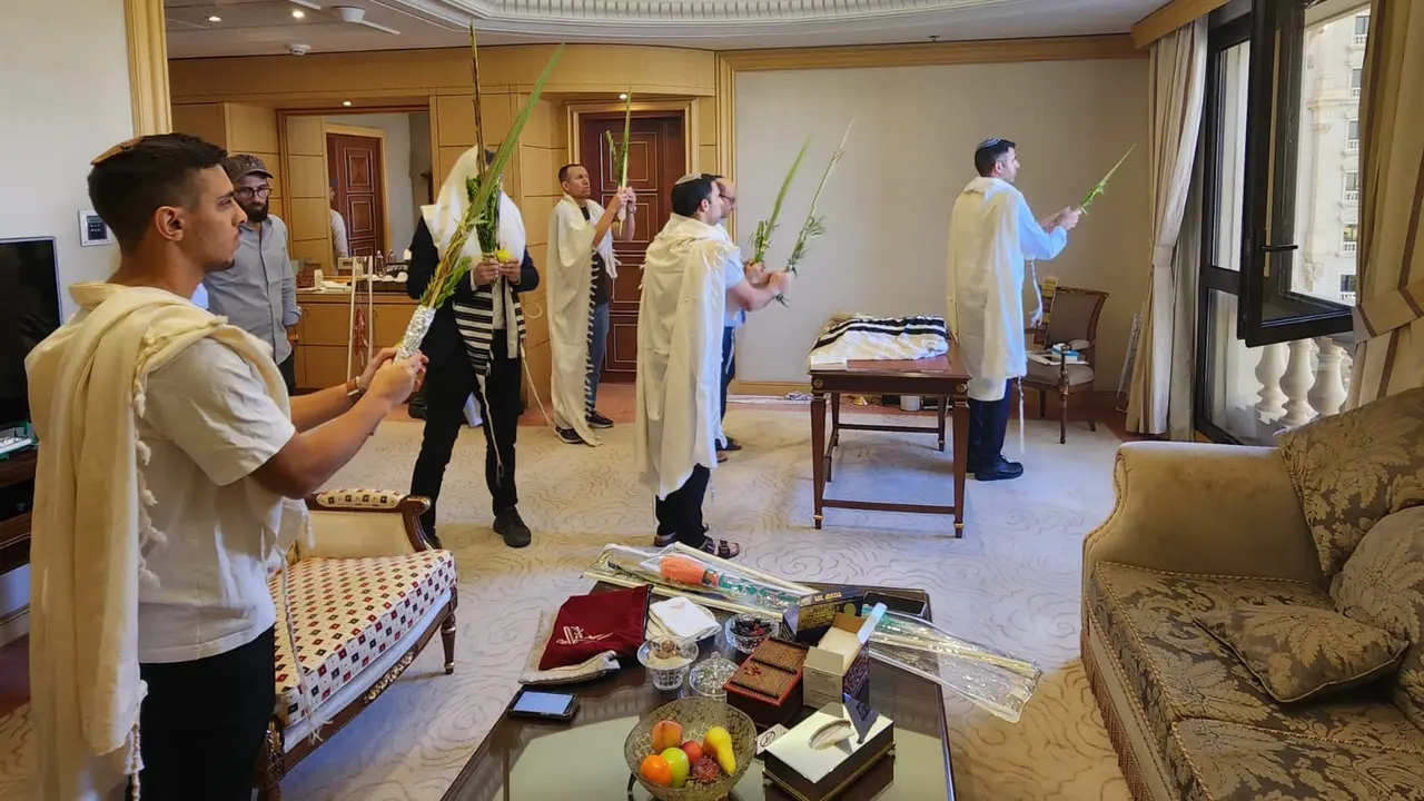Menteri Komunikasi Israel Shlomo Karhi menggelar doa pagi di Arab Saudi. Dok: X @shlomo_karhi