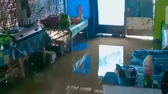 Rumah warga di sekitar Pantai Bengkak Wongsorejo terendam banjir Rob (Istimewa)
