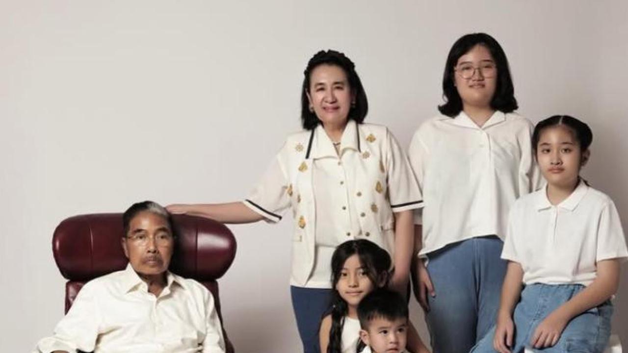 Postingan Terakhir Hotma Sitompul di Medsos Sebelum Berpulang, Unggah Foto Keluarga Penuh Haru