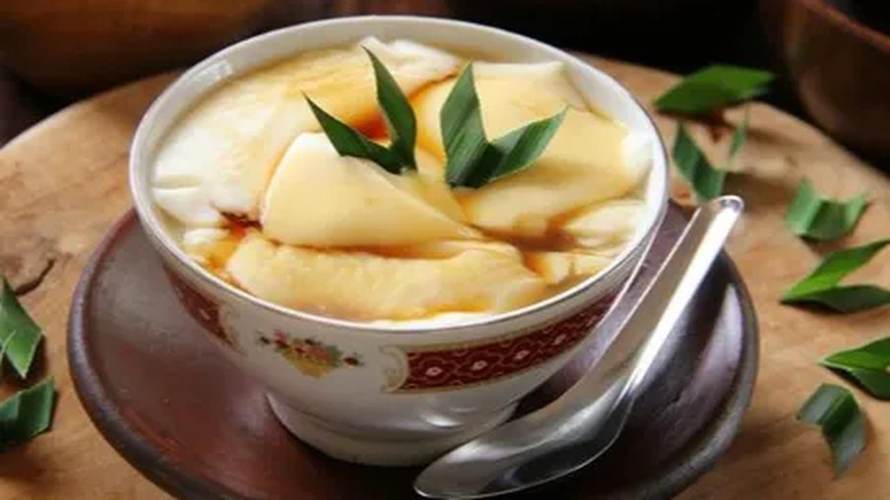 9. Wedang Tahu: Kuliner Peranakan Tionghoa yang Menghangatkan
