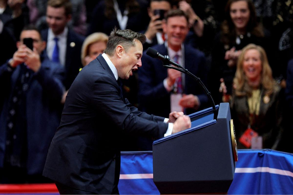 Gaya Elon Musk diduga hormat Nazi saat rayakan pelantikan Donald Trump