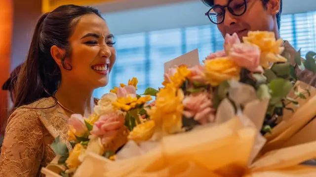 Potret Mesra Gisella Anastasia di Premiere Film 'Siapa Dia', Cinta Brian Setia Mendampingi