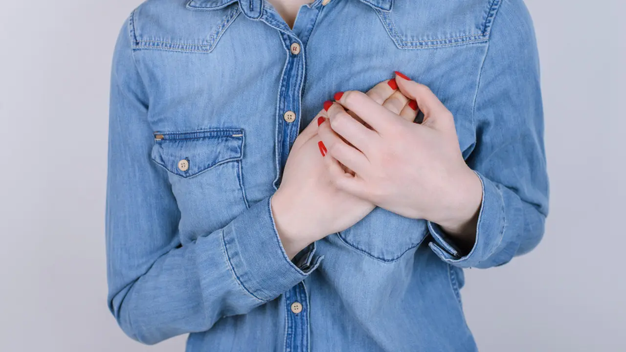 Meremas Payudara, Adakah Manfaatnya bagi Kesehatan? (Inspiration GP / shutterstock)