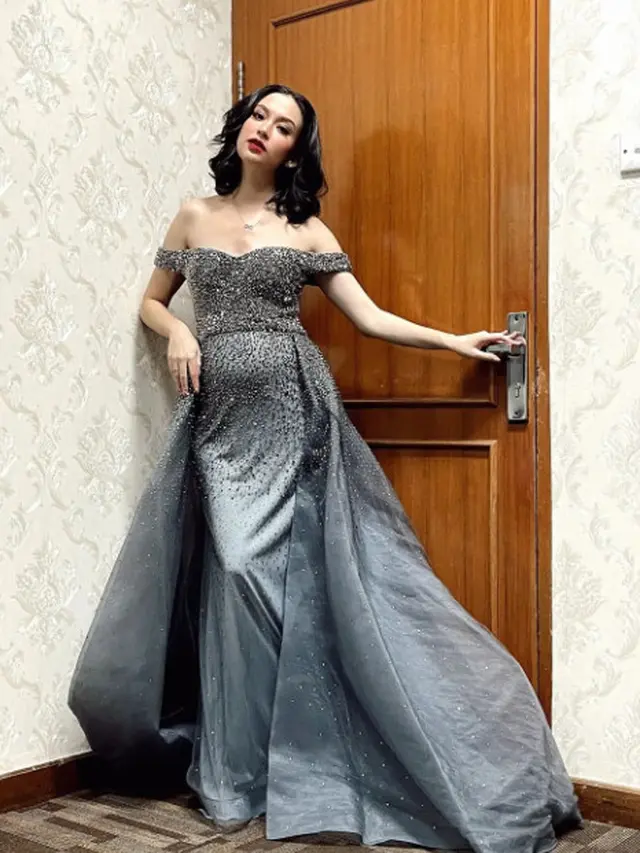 6 Potret Karina Nadila Pamer Baby Bump di Kehamilan Pertama, Gayanya Stylish