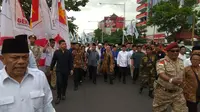 Sudirman Said dan Ida Fauziah menuju KPU diantar pendukungnya. (foto:Liputan6.com/felek wahyu)