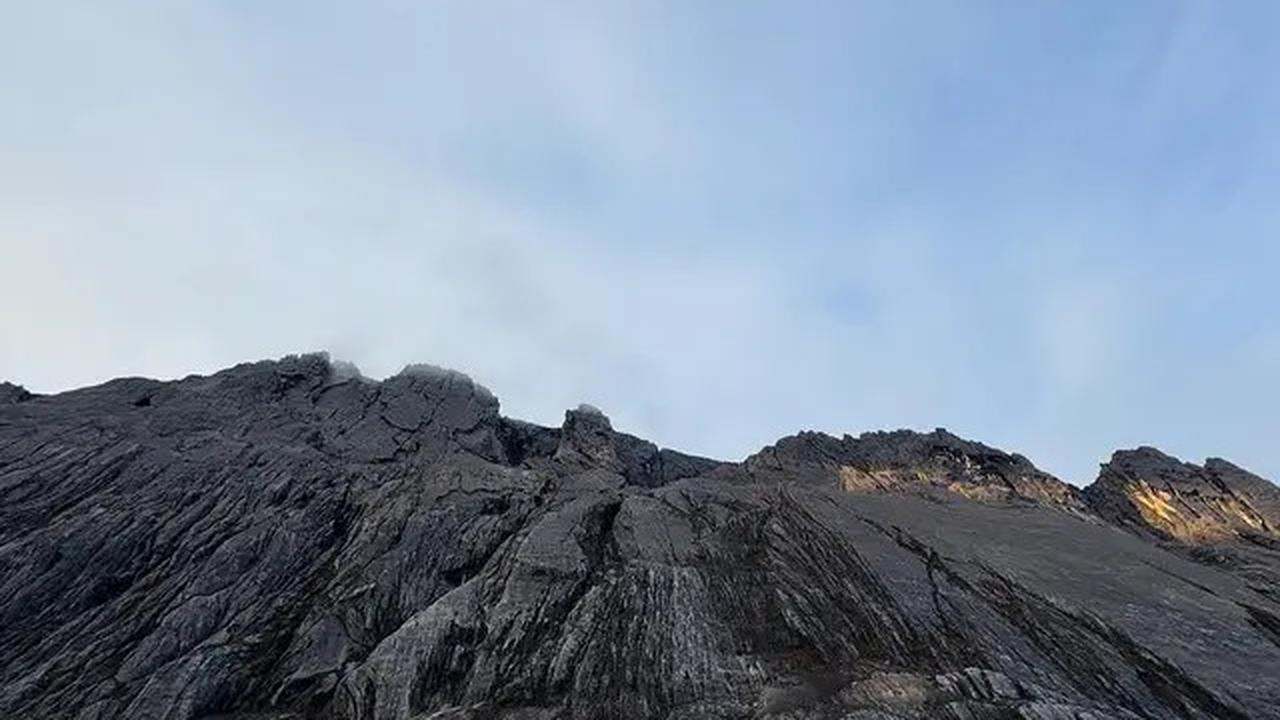 Fiersa Besari Ungkap Ekstremnya Pendakian Carstensz Pyramid