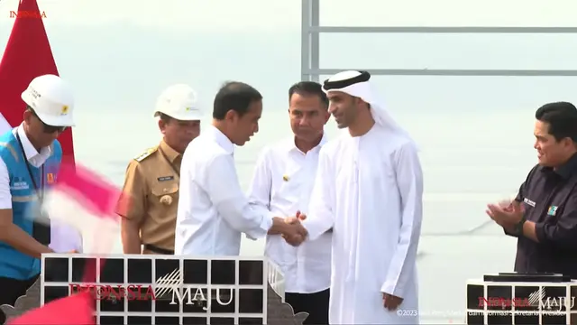 Presiden Joko Widodo (Jokowi) meresmikan proyek Pembangkit Listrik Tenaga Surya (PLTS) Terapung Cirata hari ini, Kamis (9/11/2023). (Tangkapan layar Youtube Sekretariat Presiden)