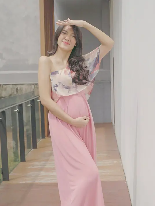 (Instagram/anissaaziza)